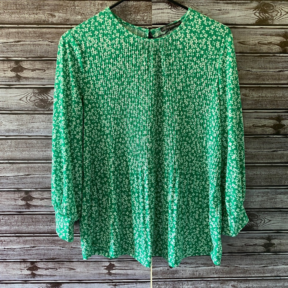 Adrianna Papell Women's Long-Sleeved Trapeze Top Size M Greenโ White Pleated NWT